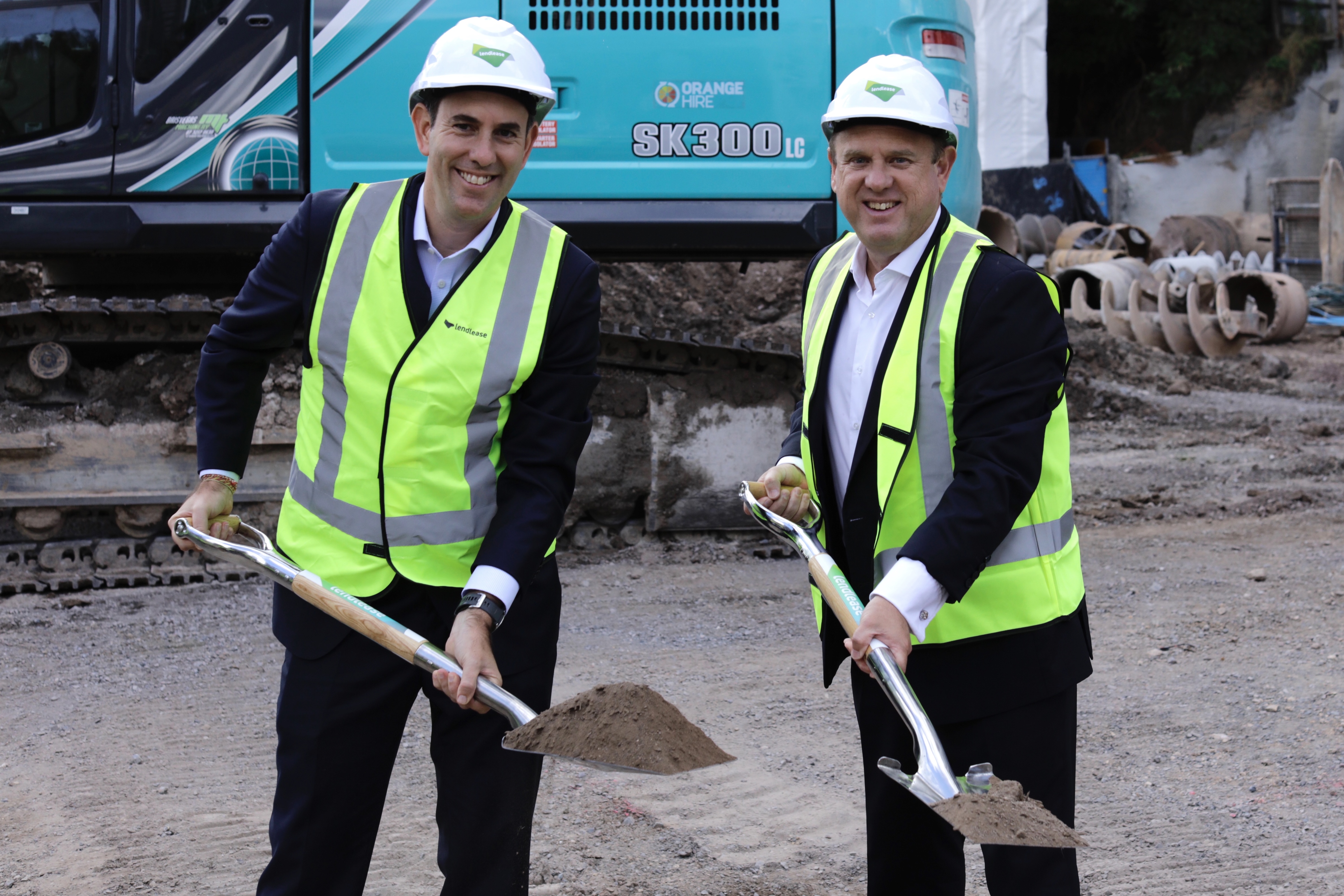 Exhibition Quarter_Federal Treasurer, the Hon Dr Jim Chalmers MP & Dale Connor, CEO, Lendlease Australia (1).jpg