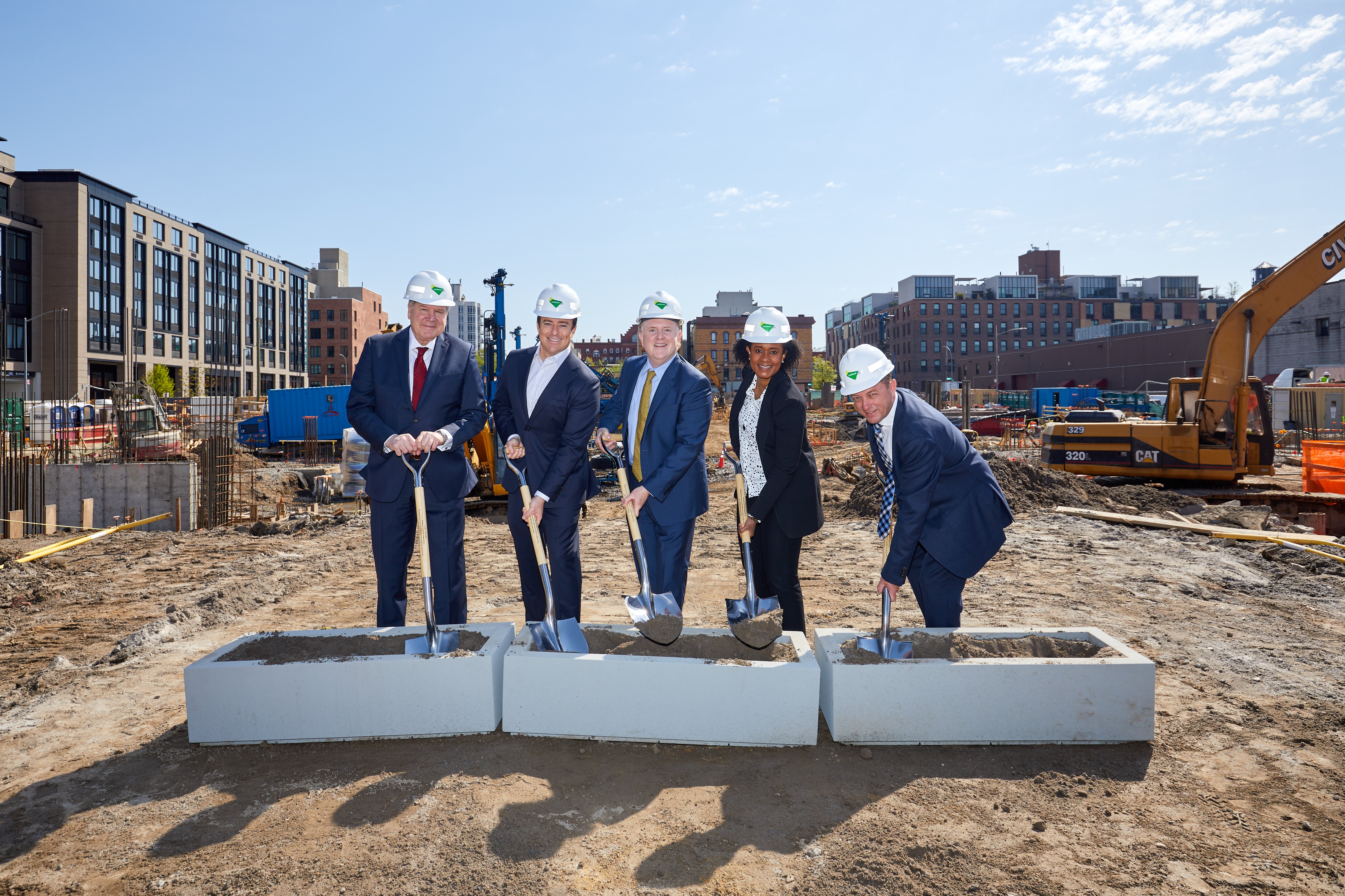 1 Java Street – Lendlease Integrated Model Team – Shovel Photo (1).jpg