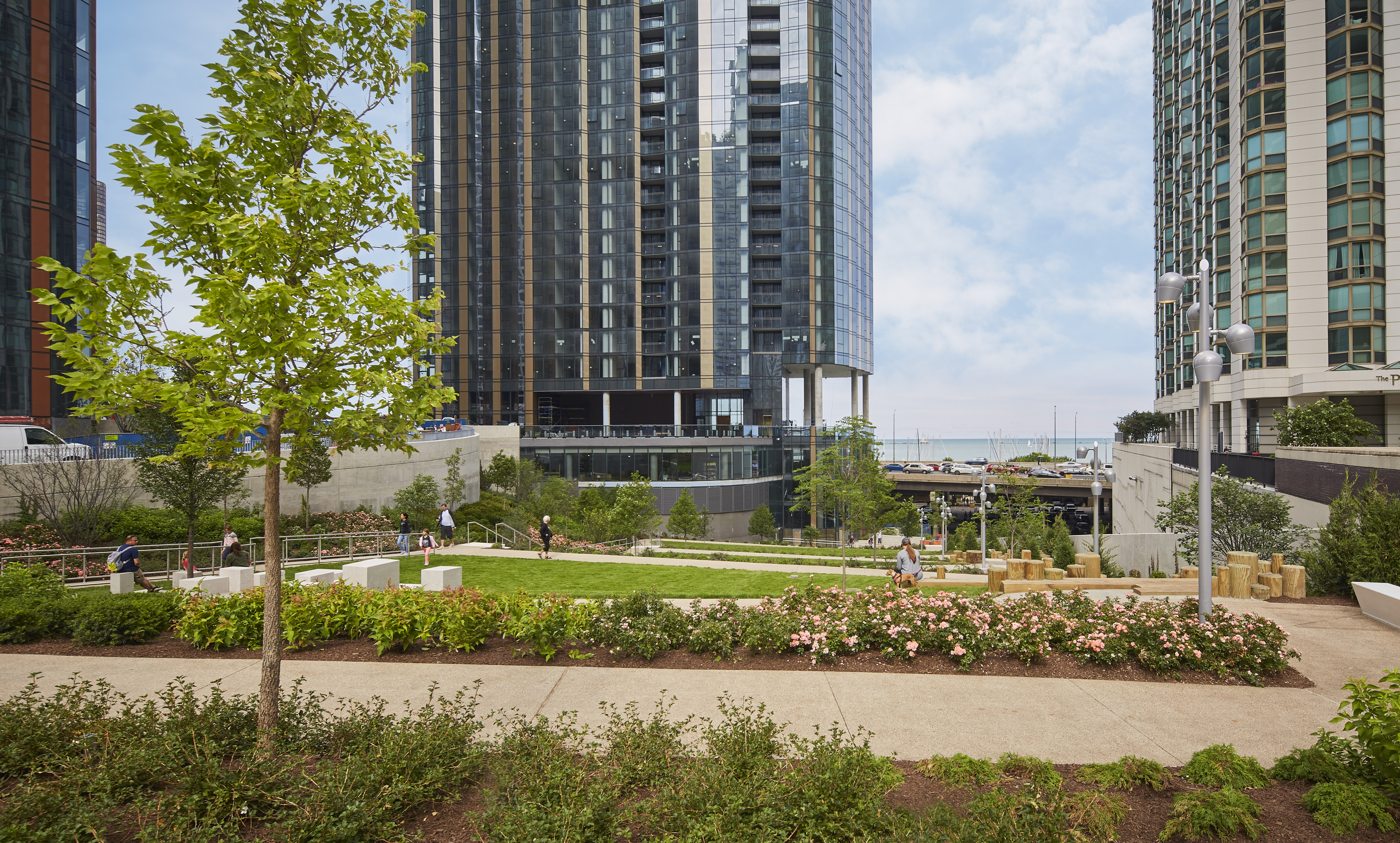 2021AMER Lakeshore East Cascade_0012.jpg