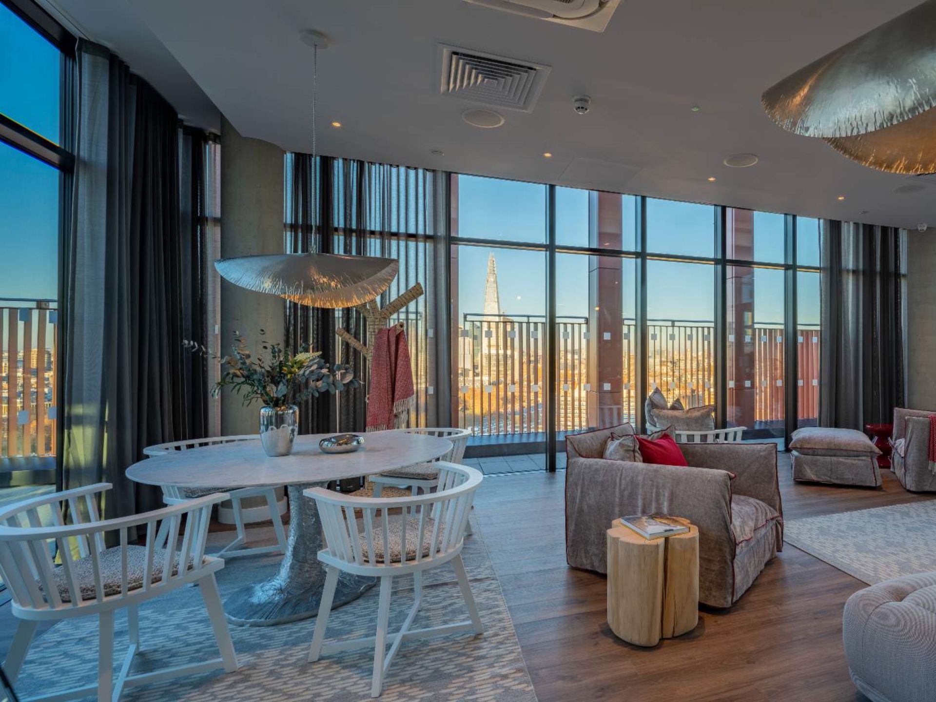 RESIDENTS' SKY LOUNGE Image