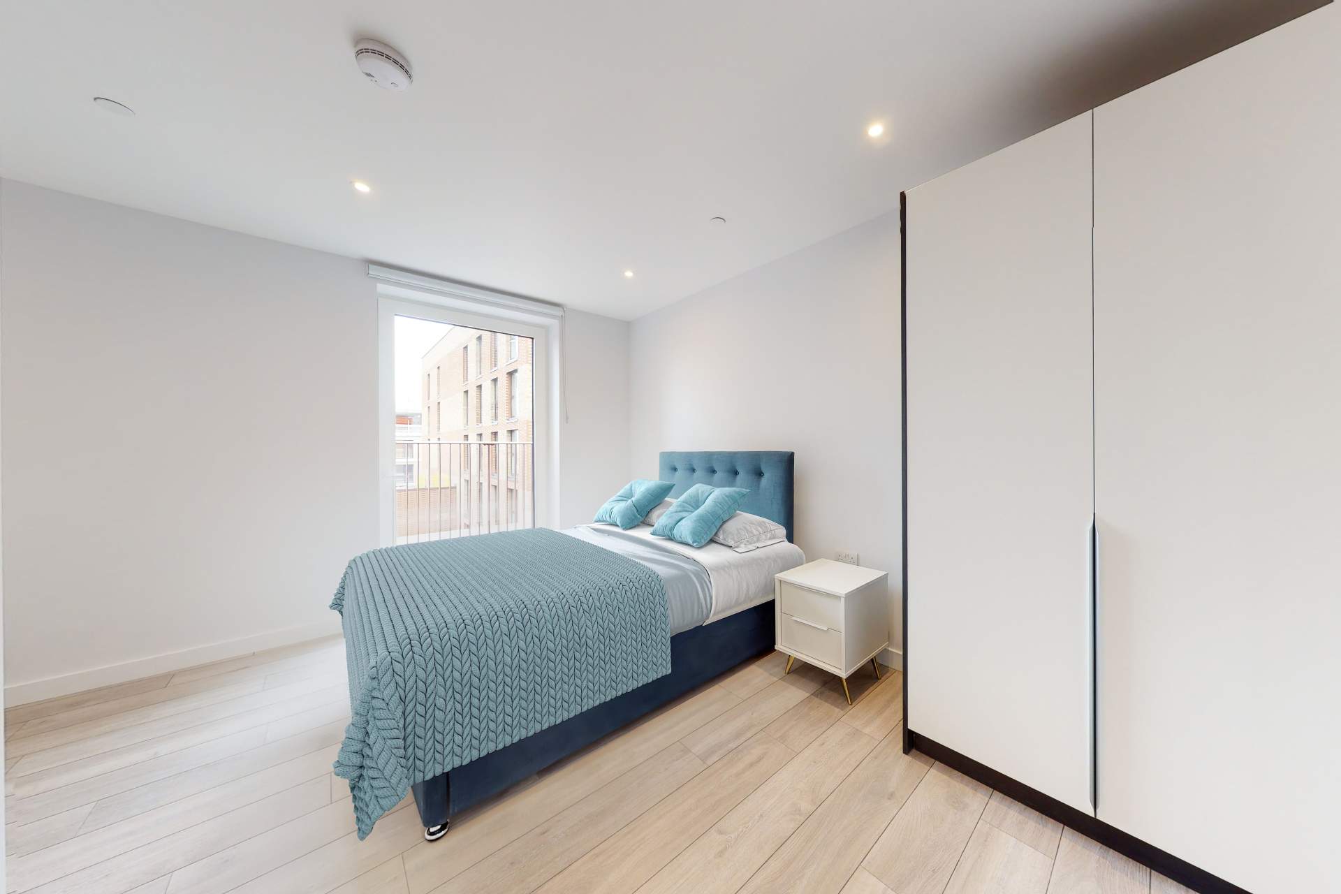 slide 6 1920x1280.jpg