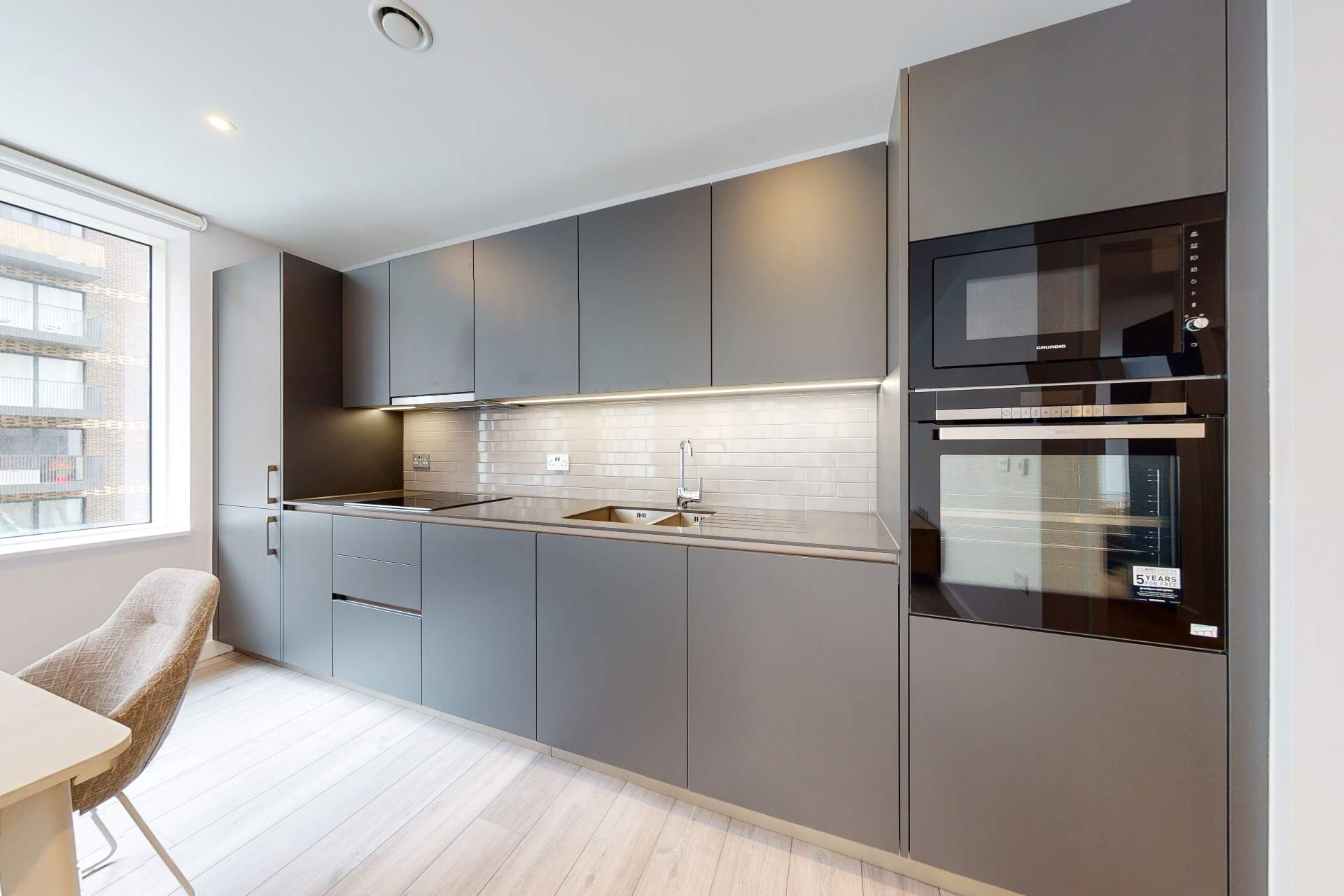 slide 2 1920x1280.jpg