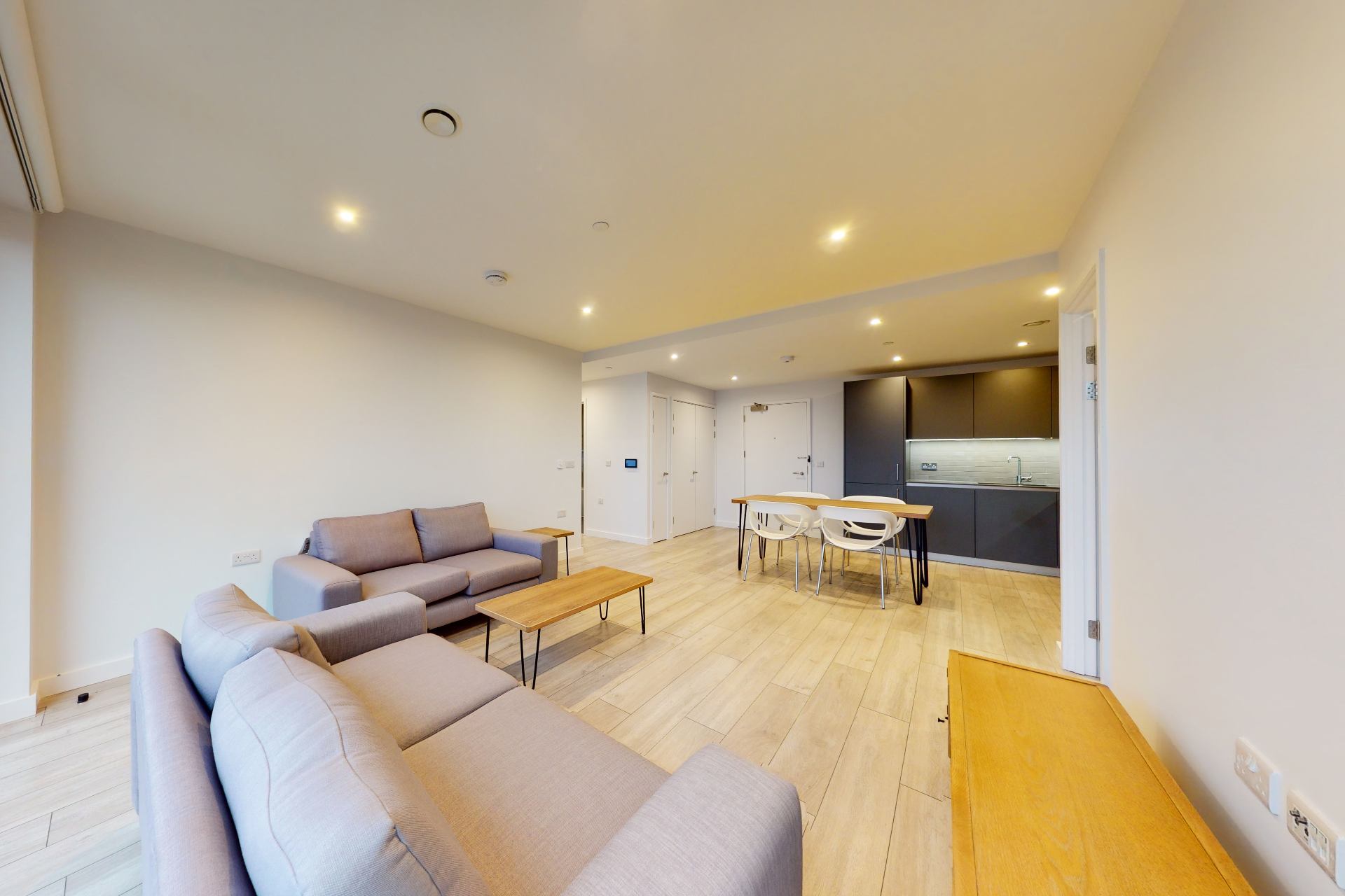 slide 4 1920x1280.jpg