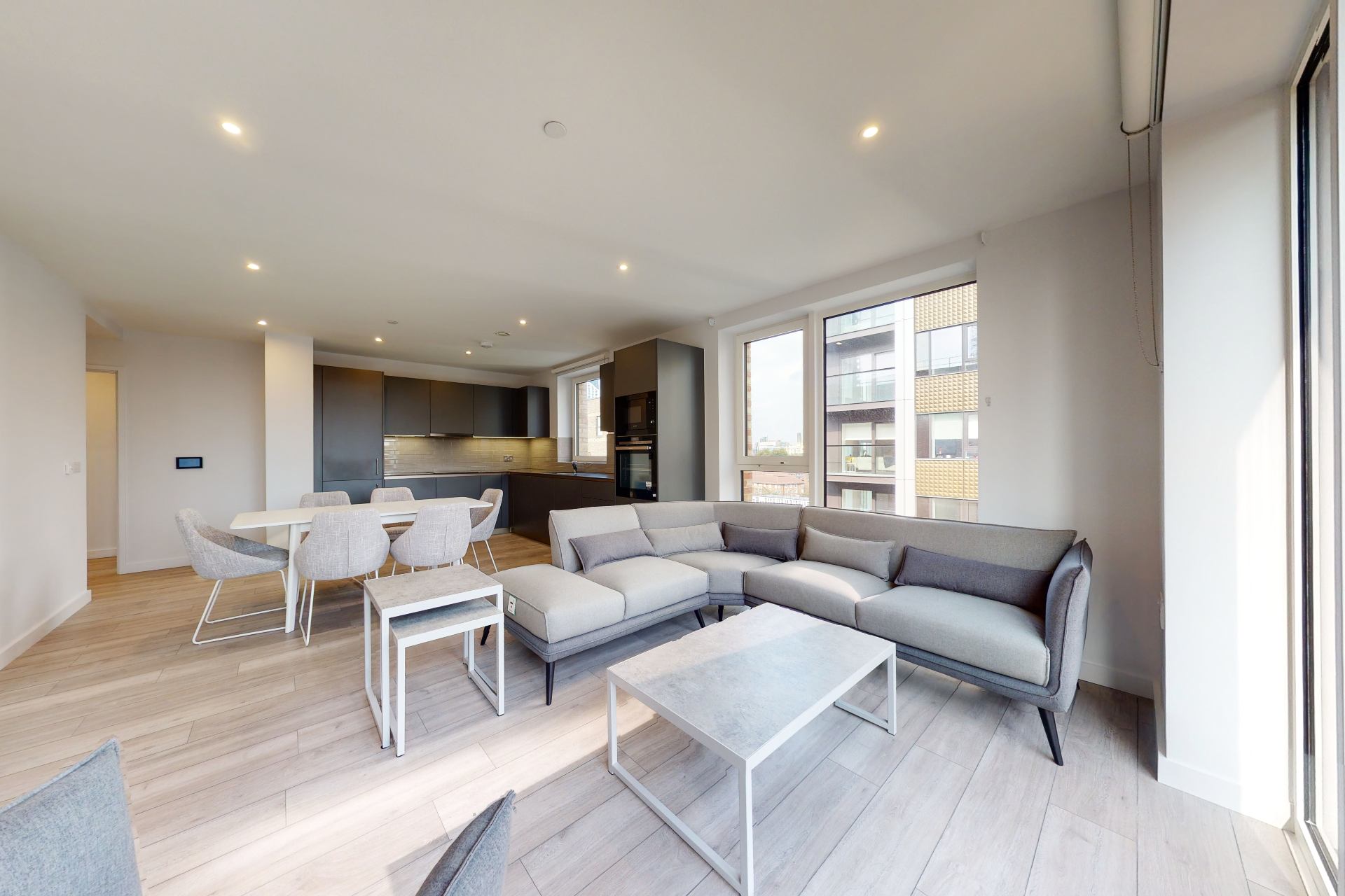 slide 3 1920x1280.jpg