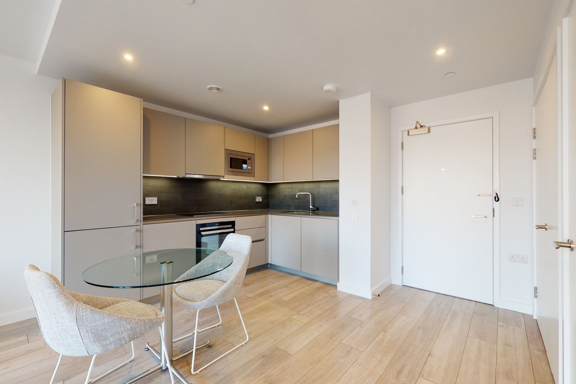 slide 1 1920x1280.jpg